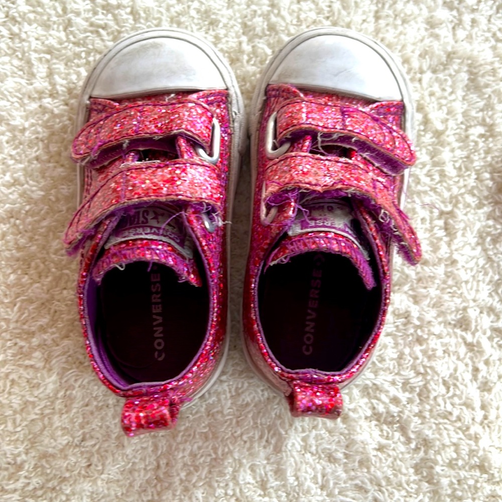 Pink converse